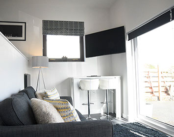 Isle of Skye Rotunda contains a king size bed en suite bathroom and kitchen for guest use